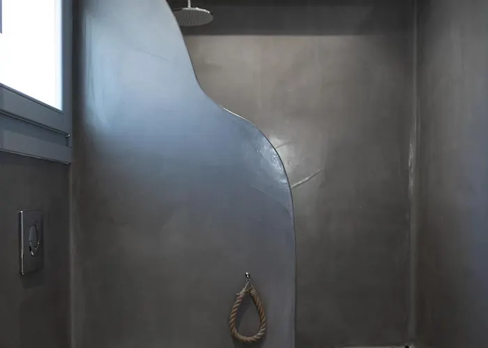 The Vine * Vourvoúlos